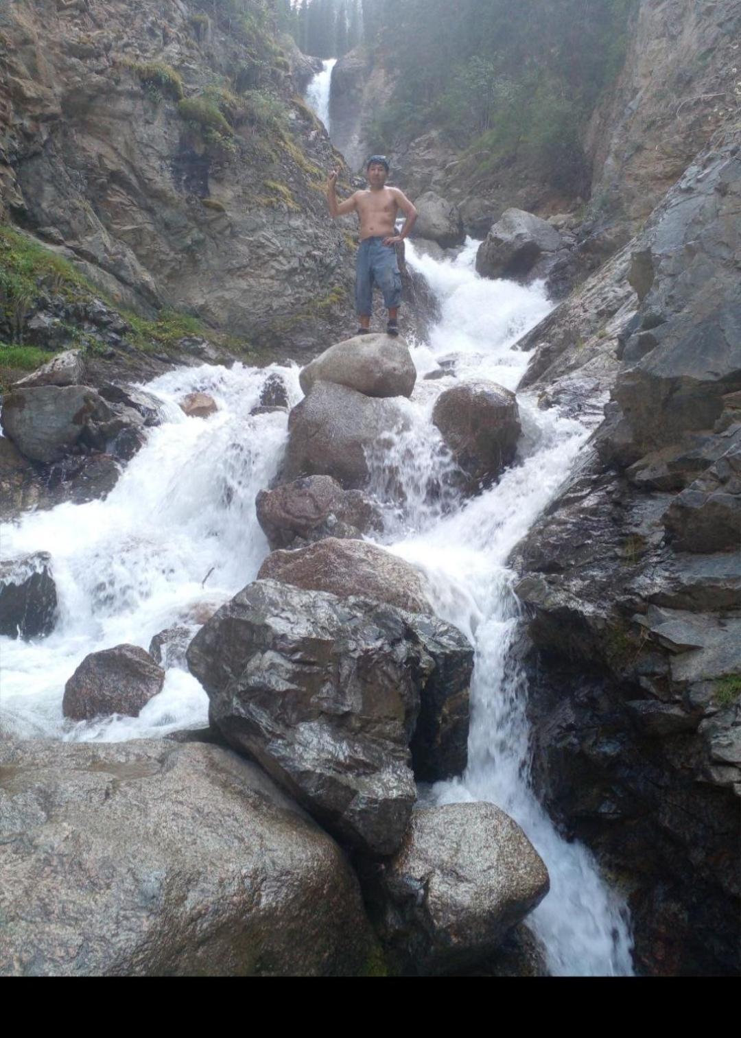 Waterfall In The Yard Karakol Bagian luar foto